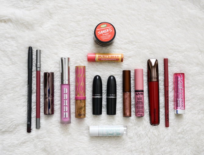 what's in my purse I howsweeteats.com what's in my purse I howsweeteats.com