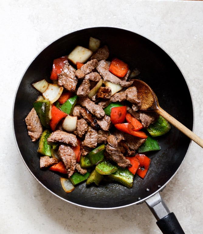 Chili Garlic Beef Stir Fry with Coconut Rice I howsweeteats.com Chili Garlic Beef Stir Fry with Coconut Rice I howsweeteats.com