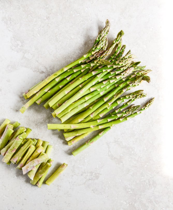 Roasted Sesame Asparagus Toasts with Poached Eggs I howsweeteats.com Roasted Sesame Asparagus Toasts with Poached Eggs I howsweeteats.com