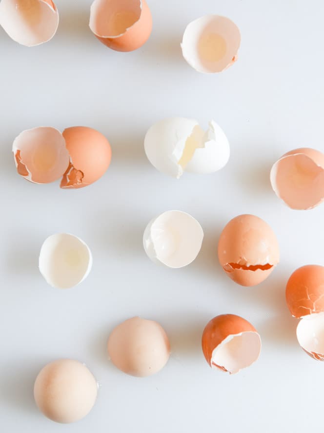 Spinach and Red Pepper Bacon Wrapped Eggs I howsweeteats.com