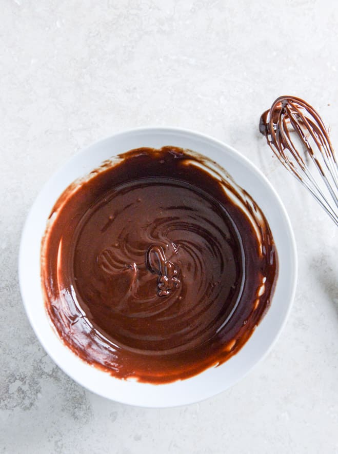 Banana Blondies with Chocolate Peanut Butter Ganache I howsweeteats.com