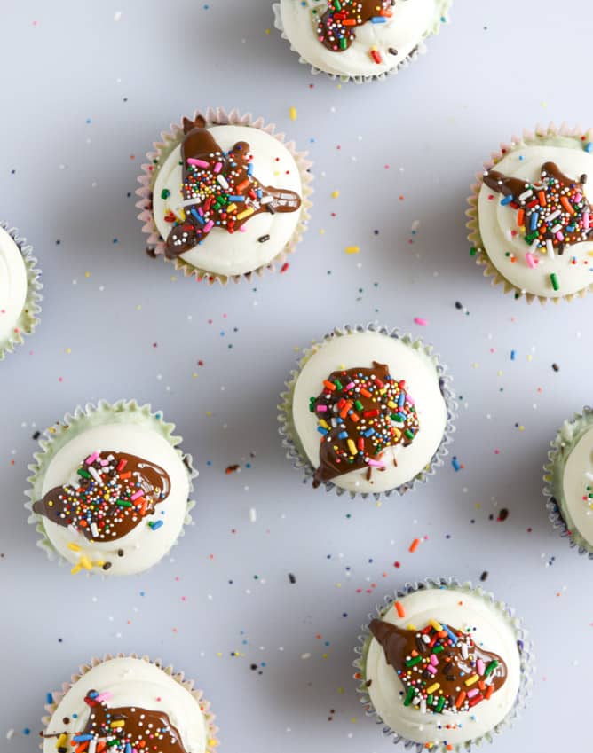 pistachio ice cream hot fudge cupcakes I howsweeteats.com