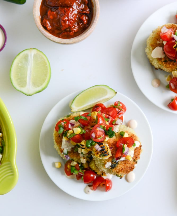 Mini Roasted Poblano Risotto Cakes with Grilled Corn Salsa I howsweeteats.com