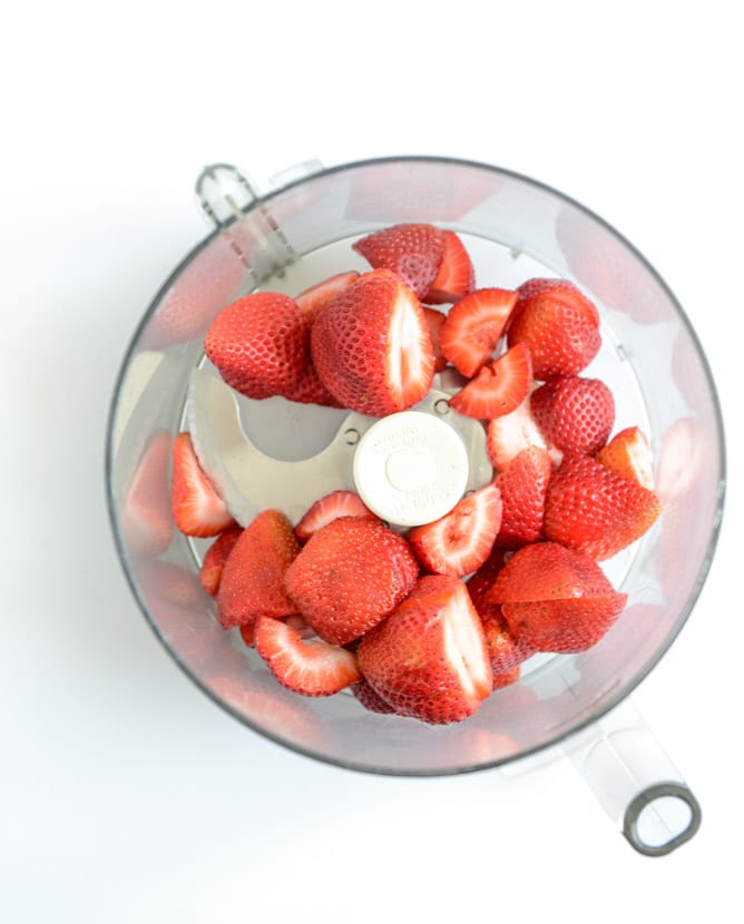 strawberry chia jam squares I howsweeteats.com