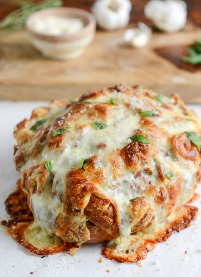 white pizza pull-apart bread I howsweeteats.com