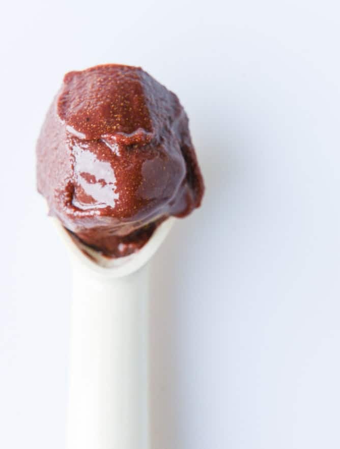 autumn acai bowls with vanilla bean cashew butter I howsweeteats.com