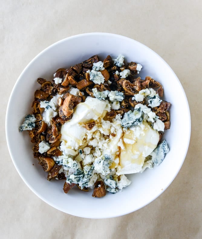 warm honey fig dip with blue cheese and garlic pitas I howsweeteats.com