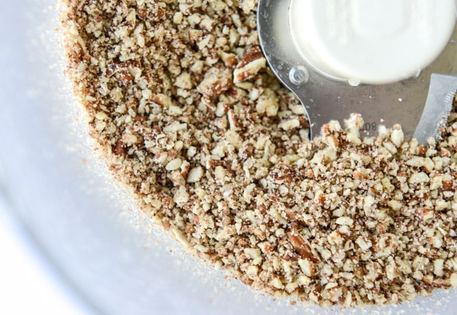 no-bake bourbon pecan pie cheesecakes I howsweeteats.com