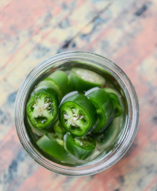 hot pepper bacon popcorn with a chocolate drizzle I howsweeteats.com