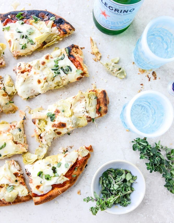 30 Minute Cheesy Artichoke Skillet Flatbread I howsweeteats.com