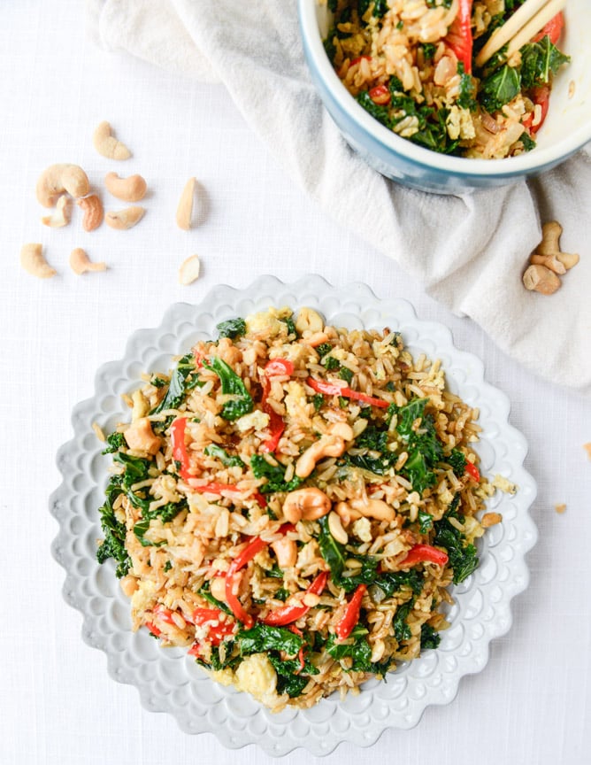 garlic kale and cashew fried rice I howsweeteats.com