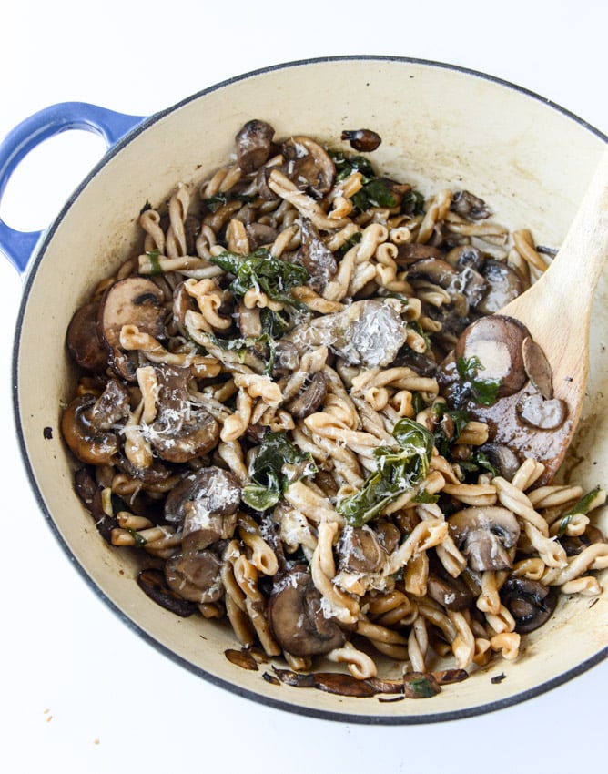 one pot brown butter mushroom pasta I howsweeteats.com