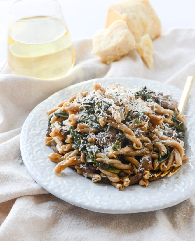 one pot brown butter mushroom pasta I howsweeteats.com