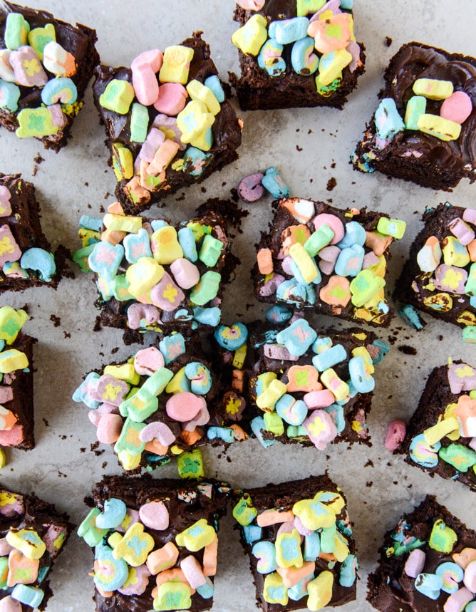 one bowl fudgy whiskey chocolate cake - with irish cream chocolate ganache (and lucky charms marshmallows...) I howsweeteats.com