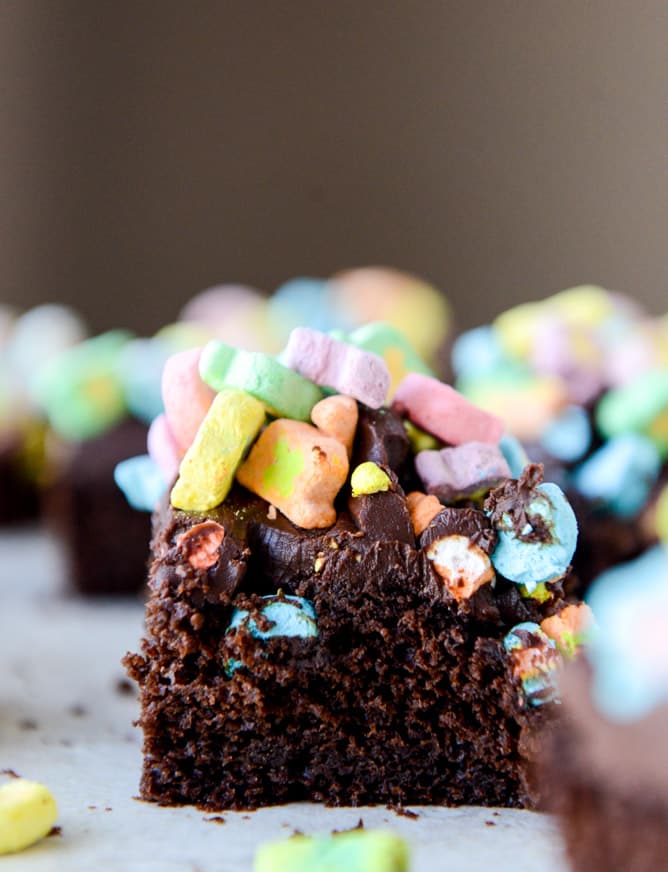 one bowl fudgy whiskey chocolate cake - with irish cream chocolate ganache (and lucky charms marshmallows...) I howsweeteats.com