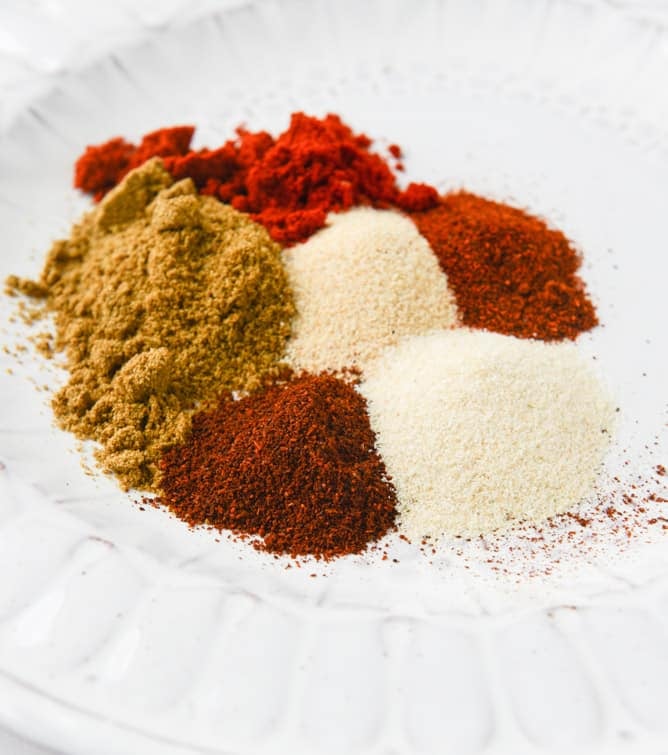 easy weeknight chicken tacos I howsweeteats.com