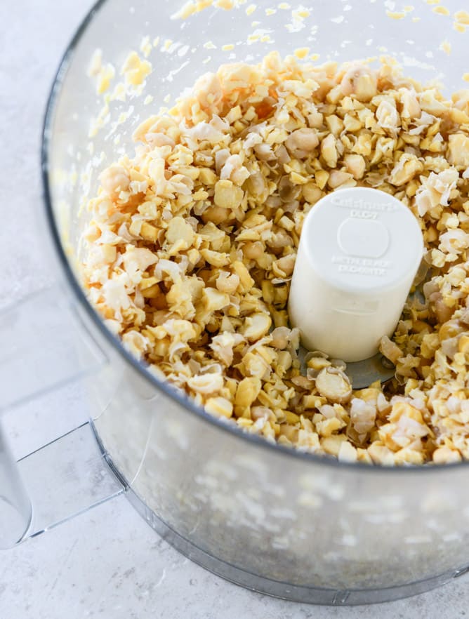 cheesy crunchy crispy chickpea burgers I howsweeteats.com