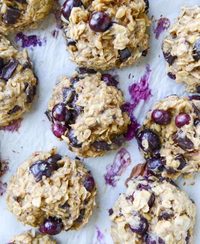blueberry breakfast cookies I howsweeteats.com