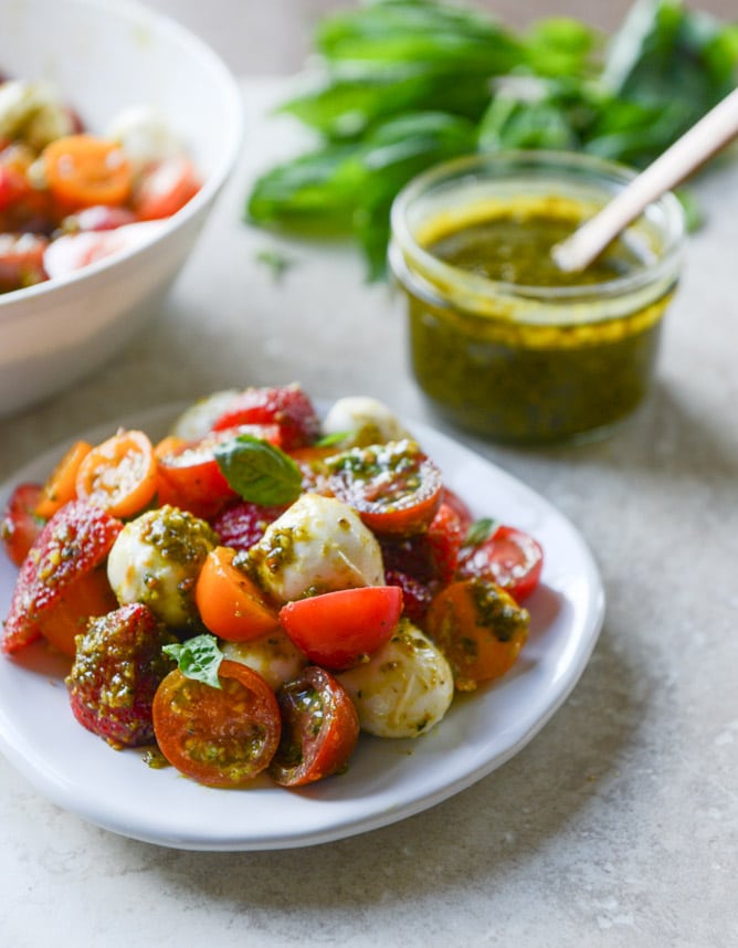 strawberry caprese with pistachio pesto I howsweeteats.com