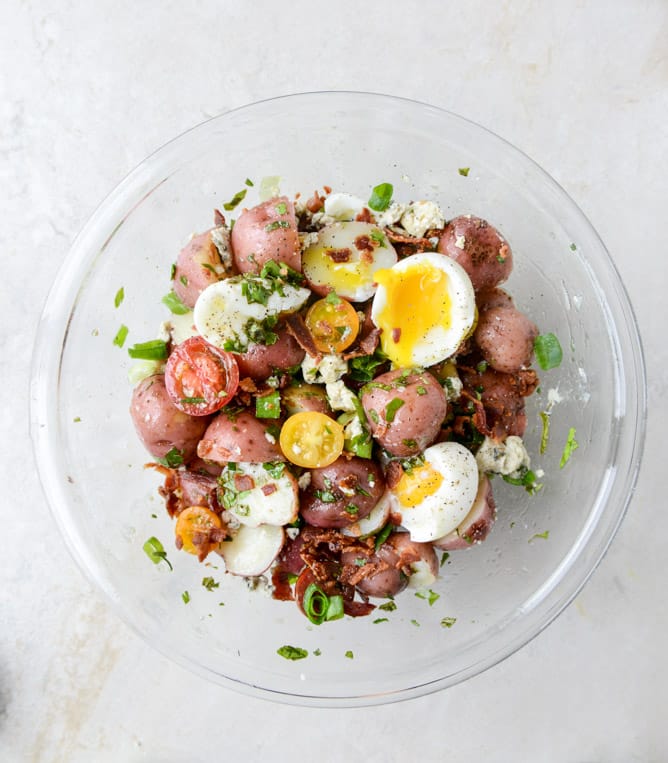bacon blue potato salad with soft boiled eggs I howsweeteats.com