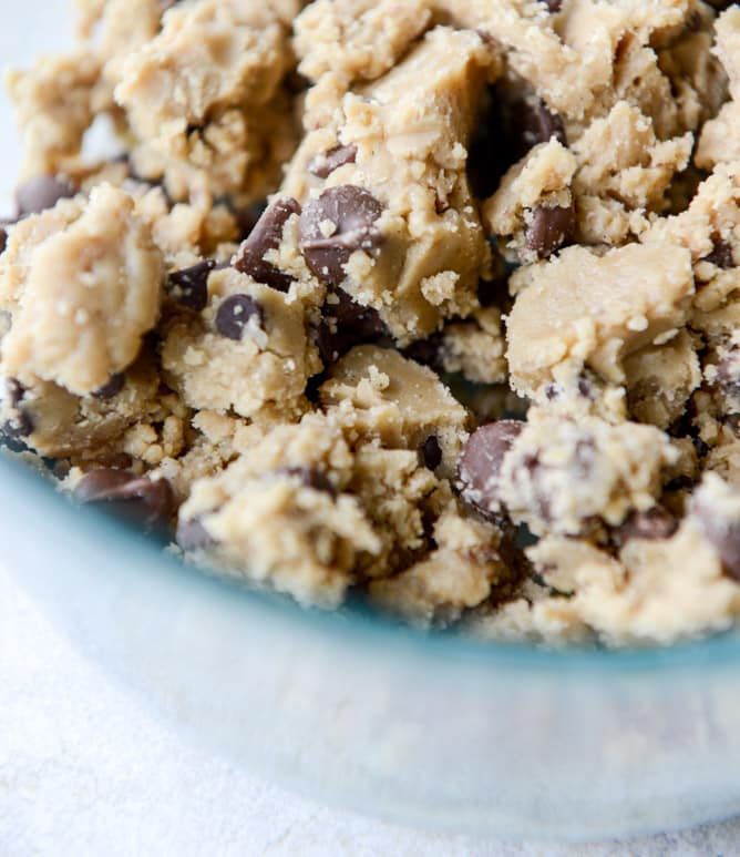 peanut butter chocolate chip cookie dough blizzard with no-churn vanilla bean ice cream I howsweeteats.com