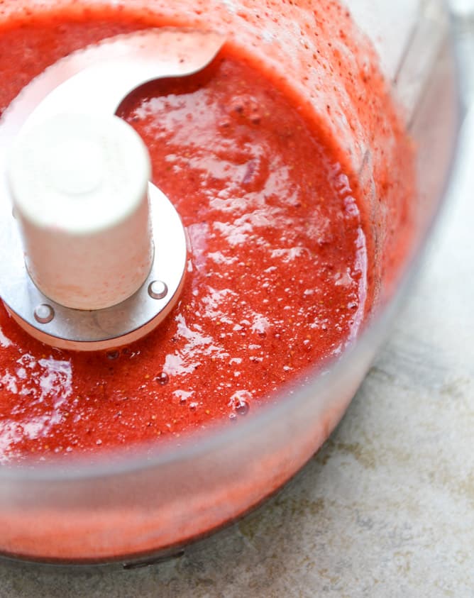 strawberry buttermilk sprinkle donuts I howsweeteats.com