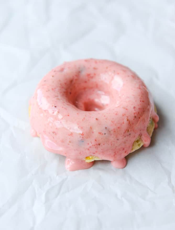 strawberry buttermilk sprinkle donuts I howsweeteats.com