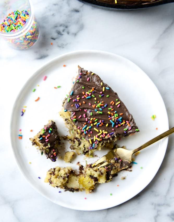 fresh pineapple zucchini skillet cake I howsweeteats.com