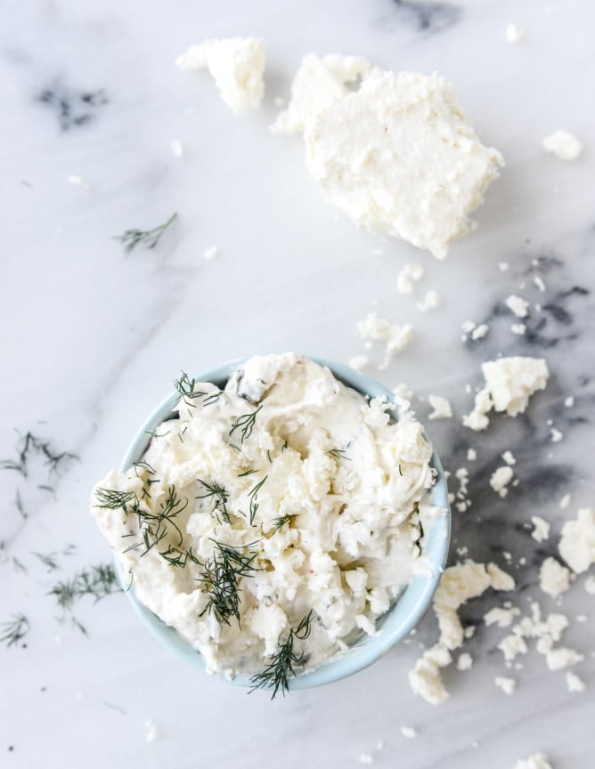 smoky grilled chicken pita flatbreads with creamy feta I howsweeteats.com