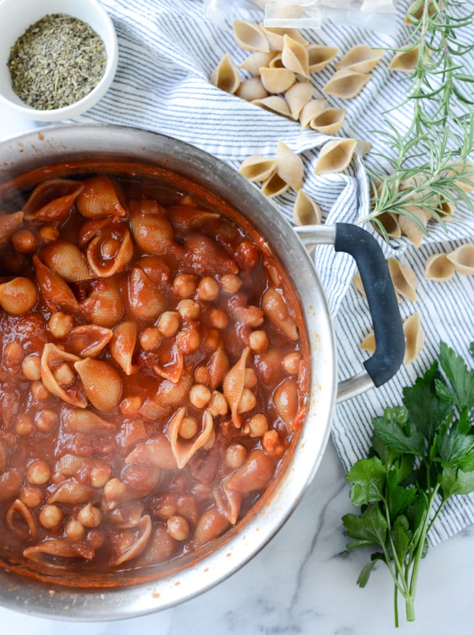 chickpea pasta soup I howsweeteats.com
