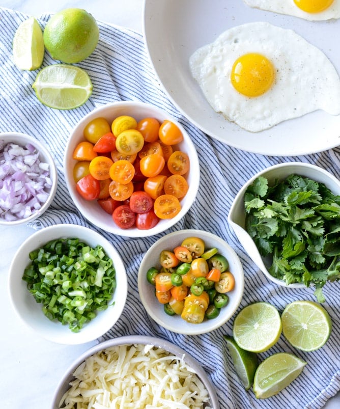 easy skillet chilaquiles I howsweeteats.com