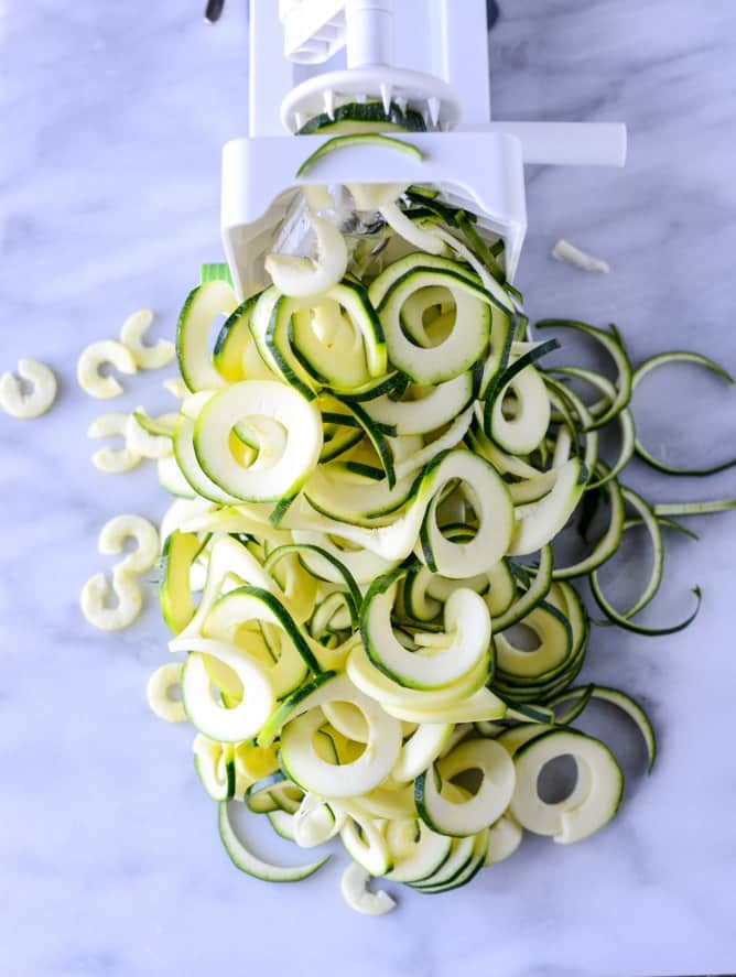 thai drunken zucchini noodles I howsweeteats.com