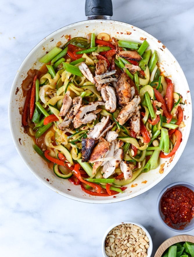 thai drunken zucchini noodles I howsweeteats.com