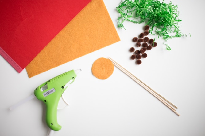 DIY taco drink stirrers for Cinco de Mayo I howsweeteats.com
