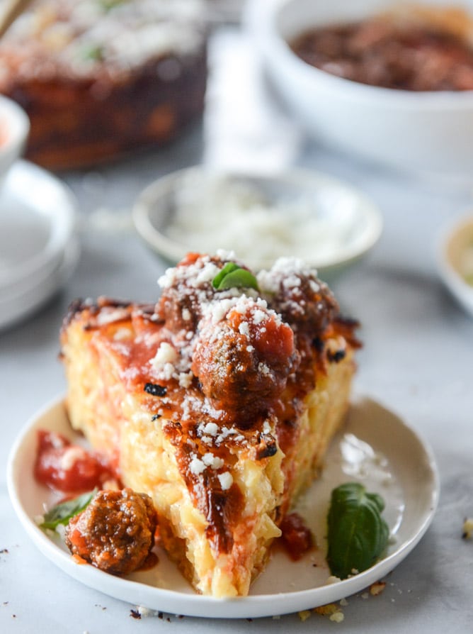 cheesy bucatini pie with mini meatballs I howsweeteats.com