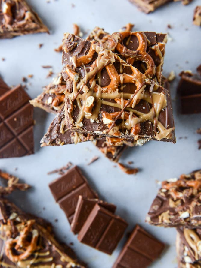 pretzel peanut butter stuffed chocolate bark I howsweeteats.com