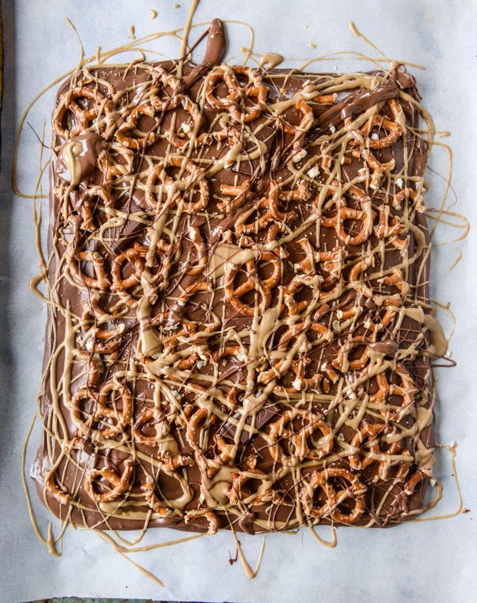 pretzel peanut butter stuffed chocolate bark I howsweeteats.com