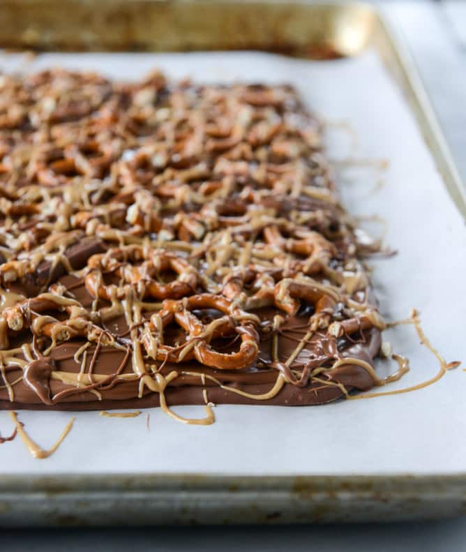 pretzel peanut butter stuffed chocolate bark I howsweeteats.com