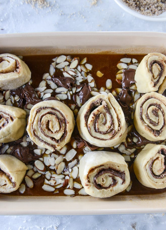 nutella sticky buns with nutella caramel I howsweeteats.com