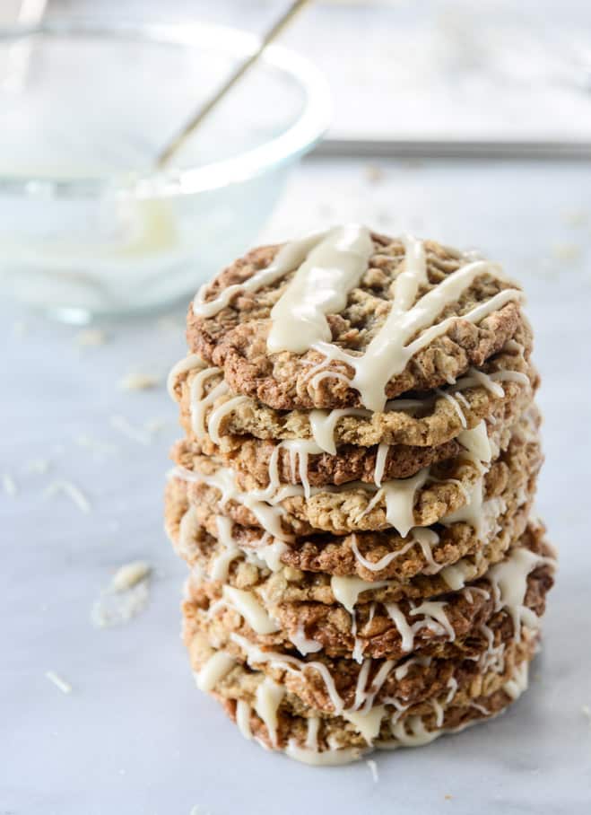 thin and chewy spiced oatmeal cookies I howsweeteats.com