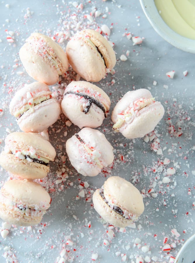 pink peppermint bark macarons I howsweeteats.com