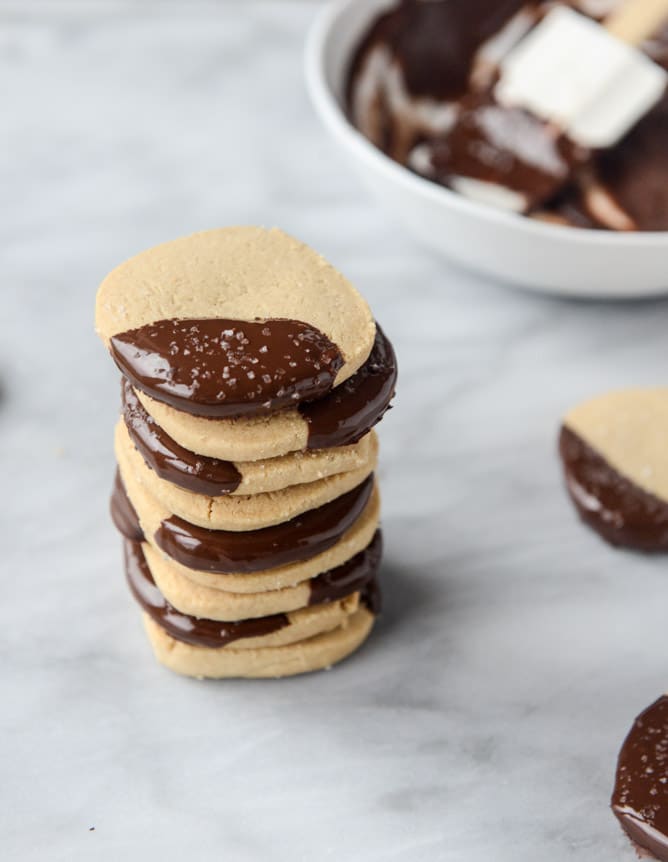 salted peanut butter shortbread I howsweeteats.com