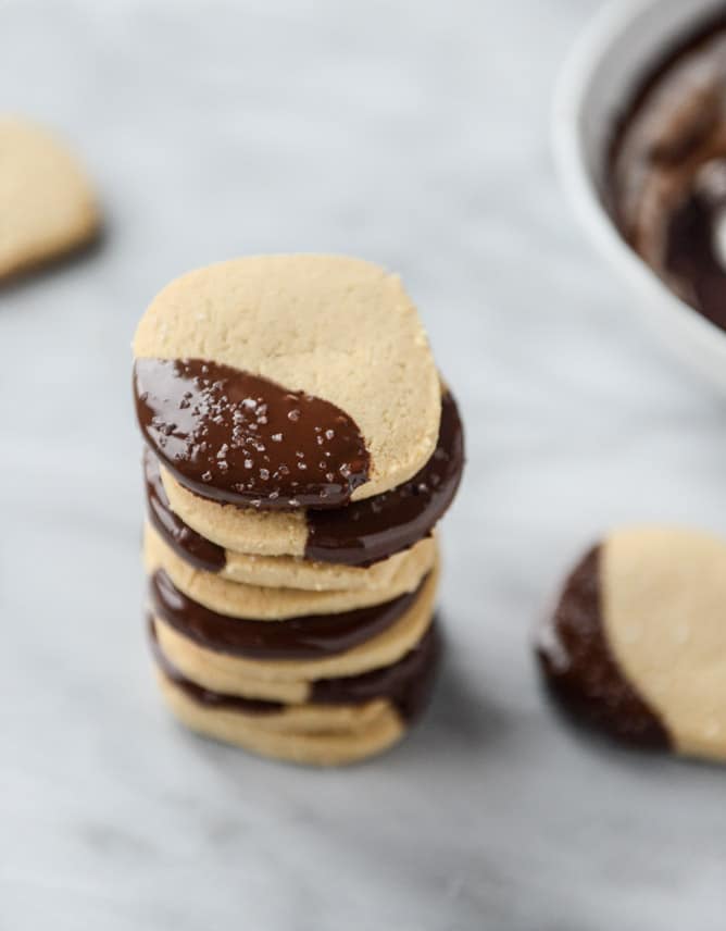 salted peanut butter shortbread I howsweeteats.com