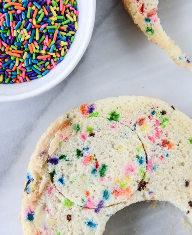 mini sprinkle smash cake I howsweeteats.com