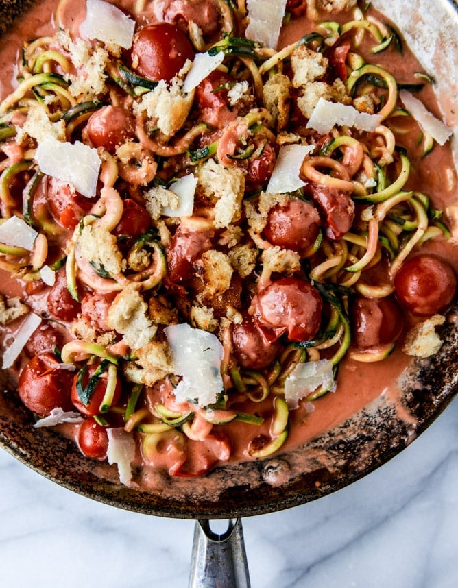 zucchini noodles with garlic tomato cream sauce I howsweeteats.com