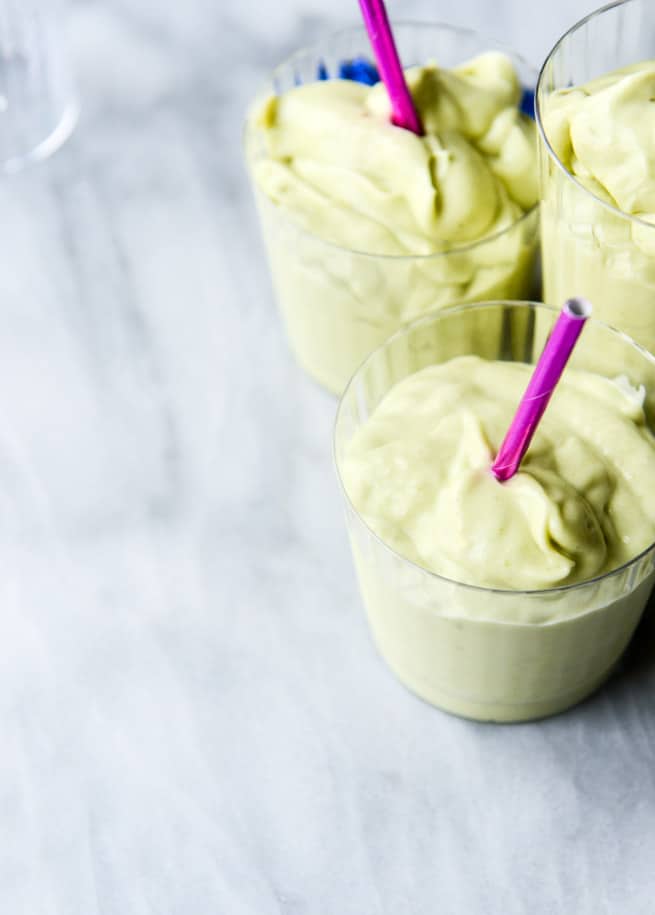 avocado vanilla smoothie I howsweeteats.com