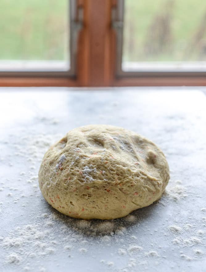 carrot cake cinnamon rolls with mascarpone icing I howsweeteats.com