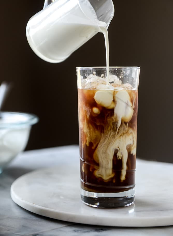 iced whiskey coffees with whiskey syrup I howsweeteats.com