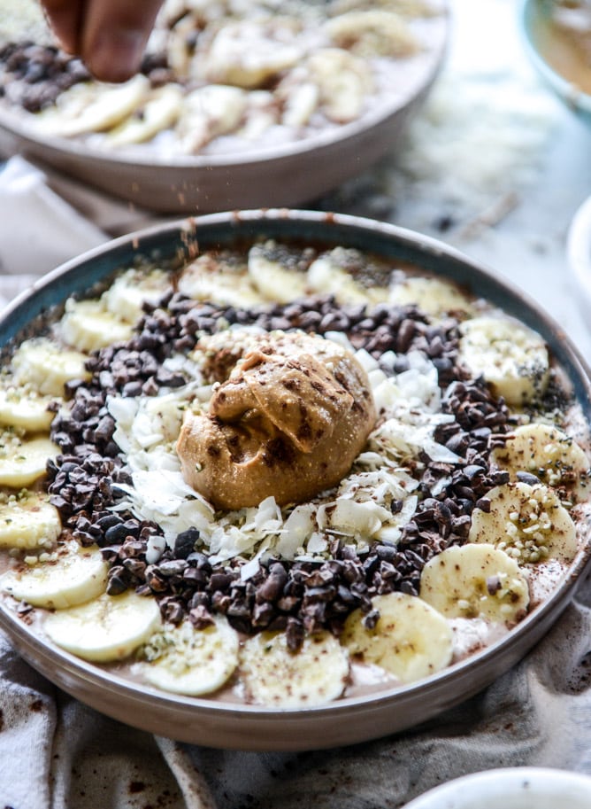 double chocolate peanut butter smoothie bowls I howsweeteats.com