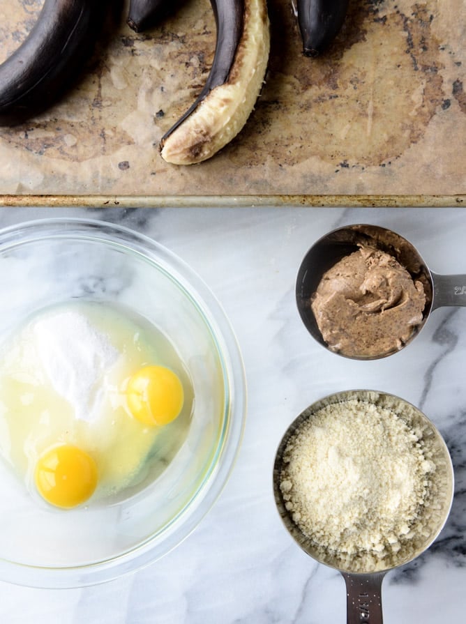 almond butter roasted banana bread I howsweeteats.com